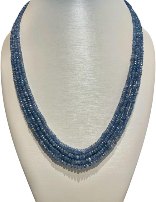collana con zaffiri naturali